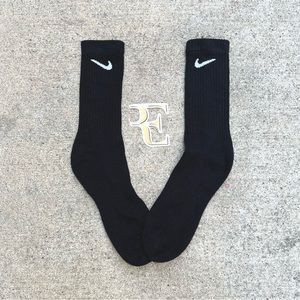 Nike 1 PAIR of BLACK CREW SOCKS SIZE 8-12 HIGH one sizes fits most NWOT